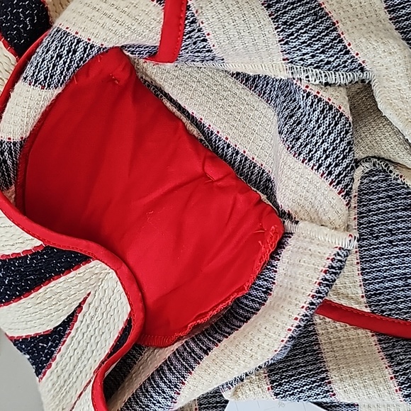 Cabi size 6 cruise jacket/blazer.  New with tags, excellent new condition. - Picture 9 of 10